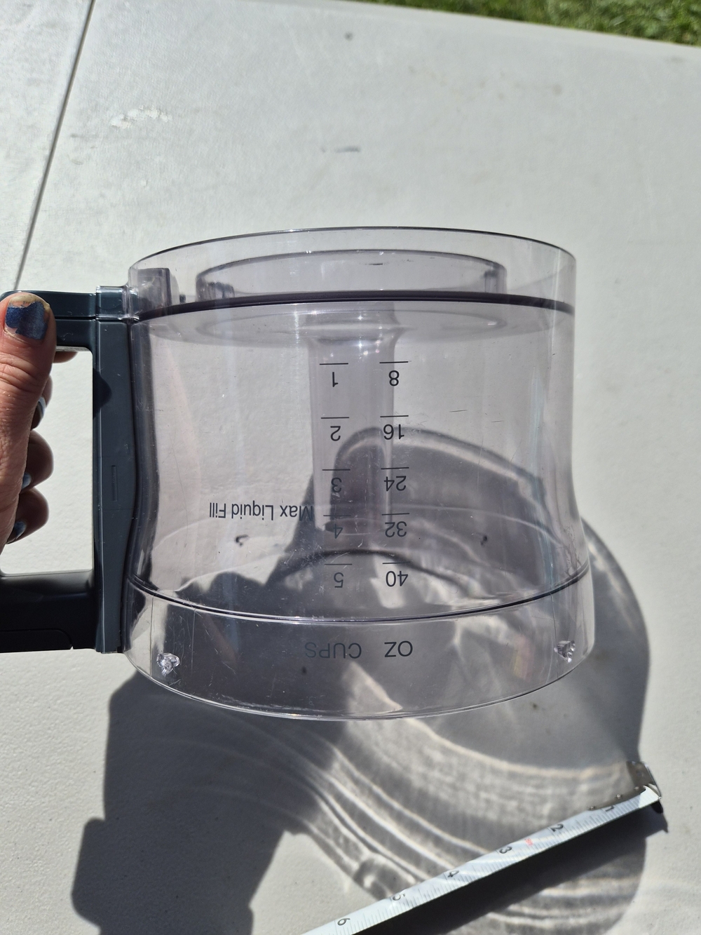 Cusininart Clear Plastic Measuring Bowl with Gray Handle INCERT